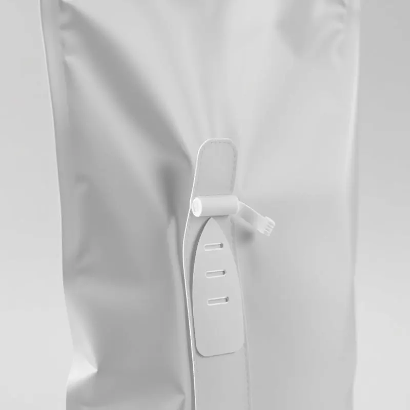 CR Dispensary Bag | Child Resistant Exit Bags - Muge Packaging - Close-up detail