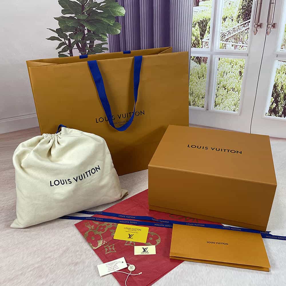 LOUIS VUITTON BOX W/BAG PAPER & CARD for Sale in North